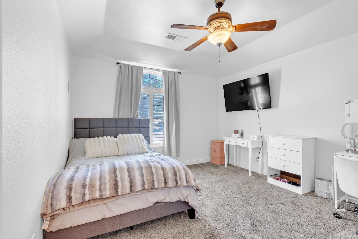 3139 Hampton Dr, Madera, CA 93637