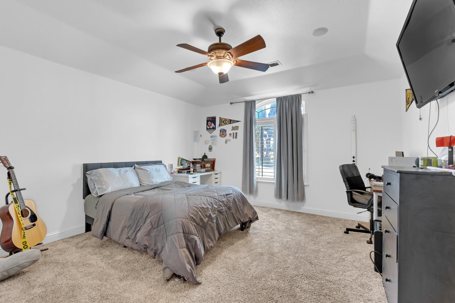 3139 Hampton Dr, Madera, CA 93637