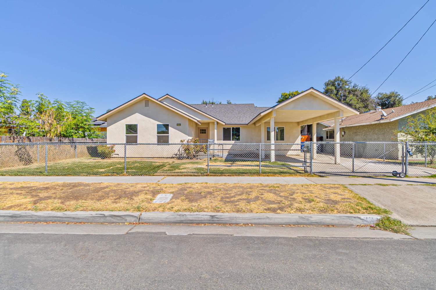 3243 E Simpson Ave, Fresno, CA 93703