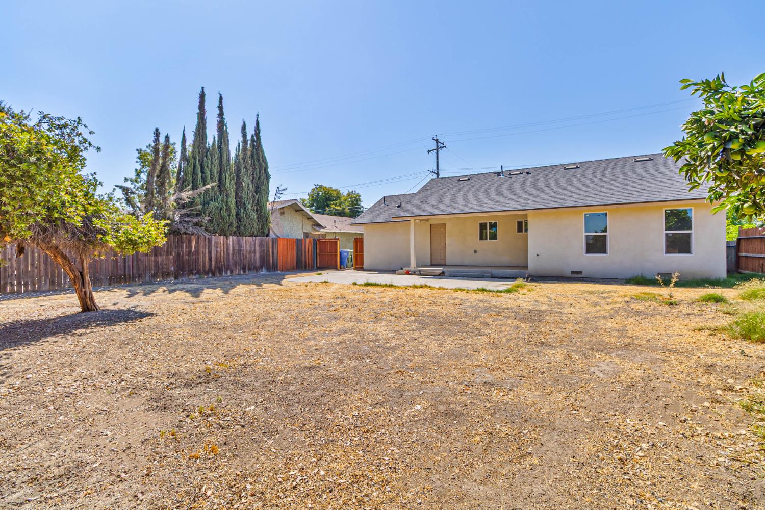 3243 E Simpson Ave, Fresno, CA 93703