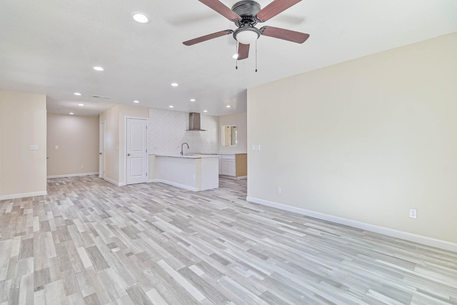 3243 E Simpson Ave, Fresno, CA 93703