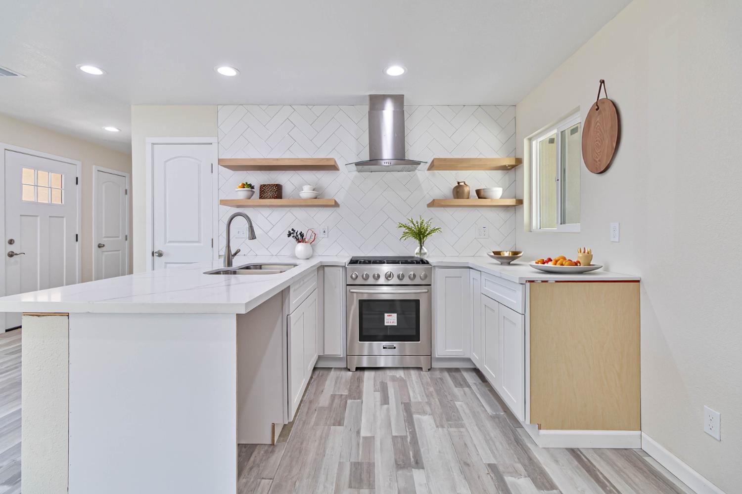 3243 E Simpson Ave, Fresno, CA 93703