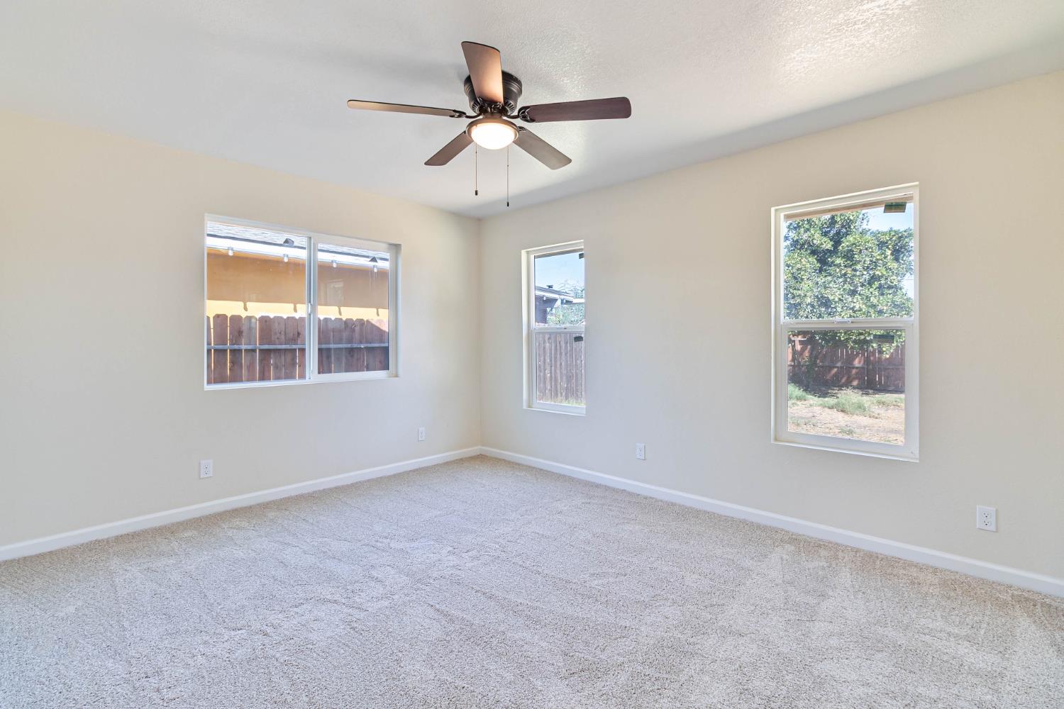 3243 E Simpson Ave, Fresno, CA 93703