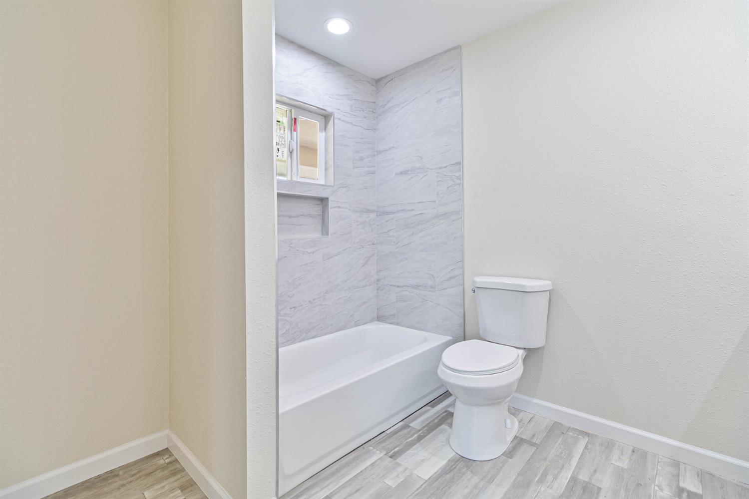 3243 E Simpson Ave, Fresno, CA 93703