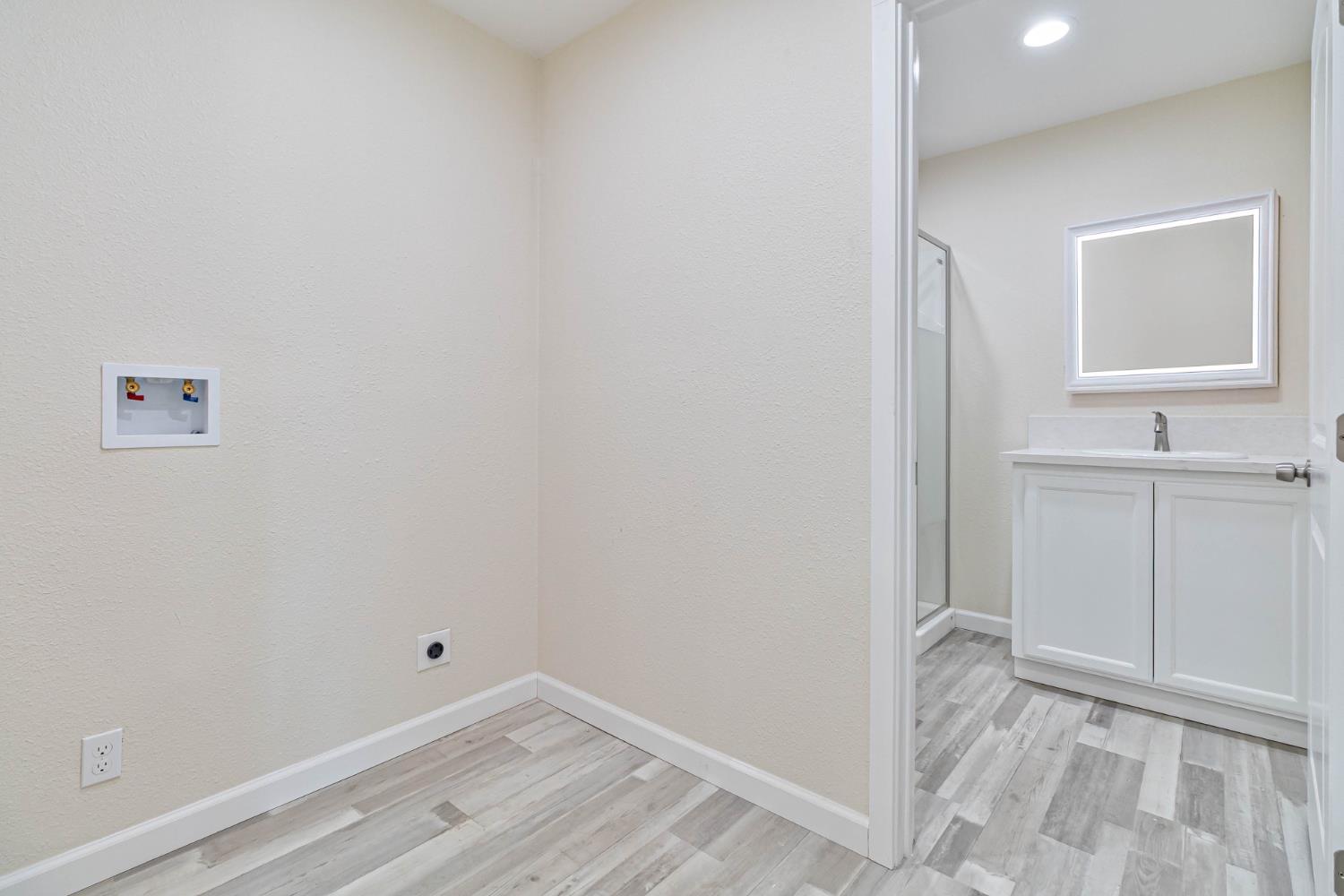 3243 E Simpson Ave, Fresno, CA 93703