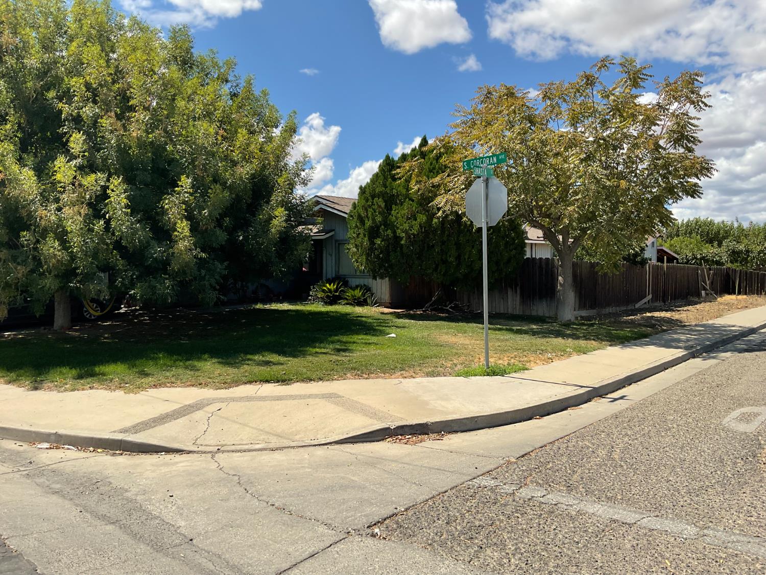 700 S Corcoran Ave, Avenal, CA 93204