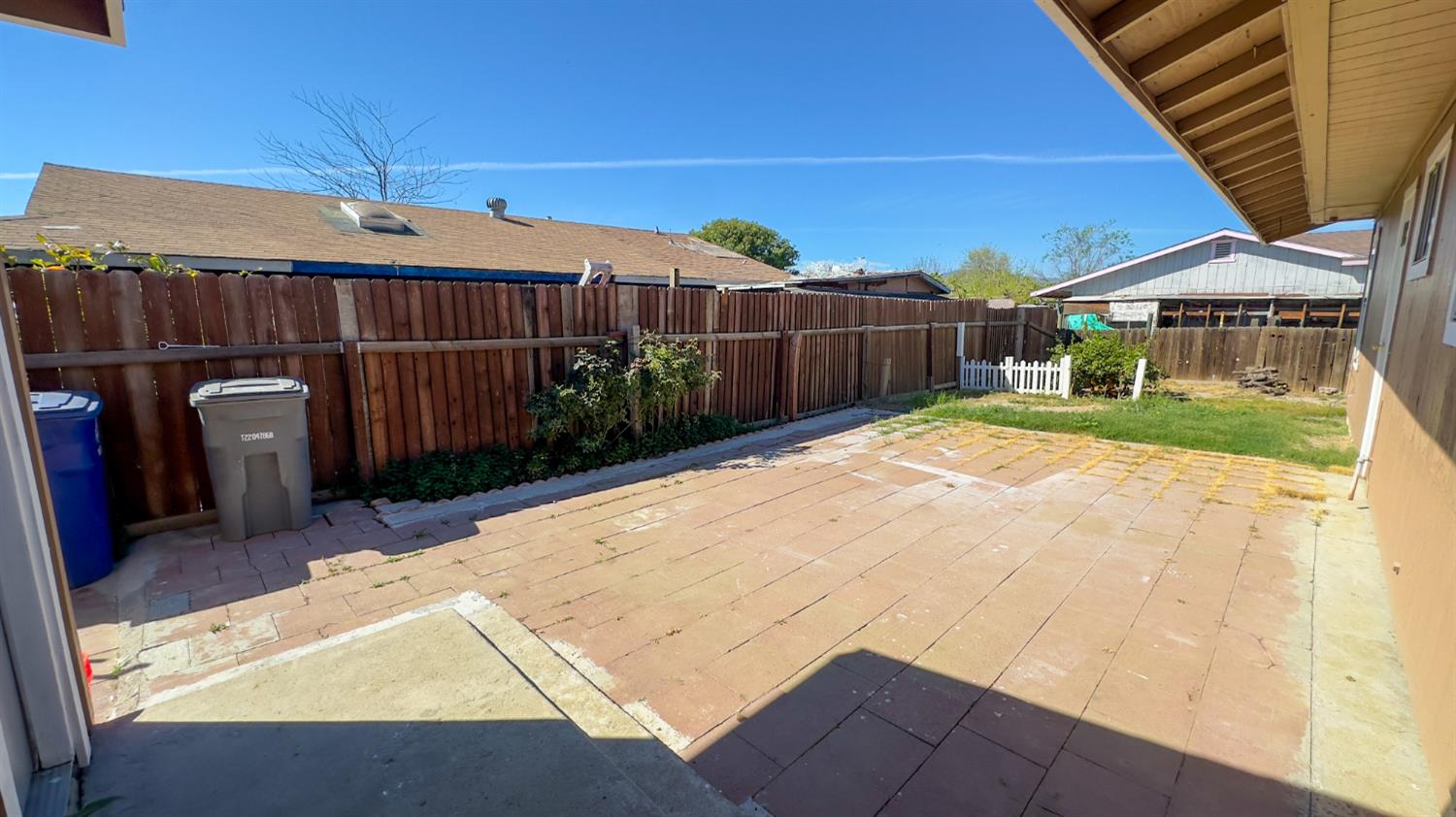700 S Corcoran Ave, Avenal, CA 93204