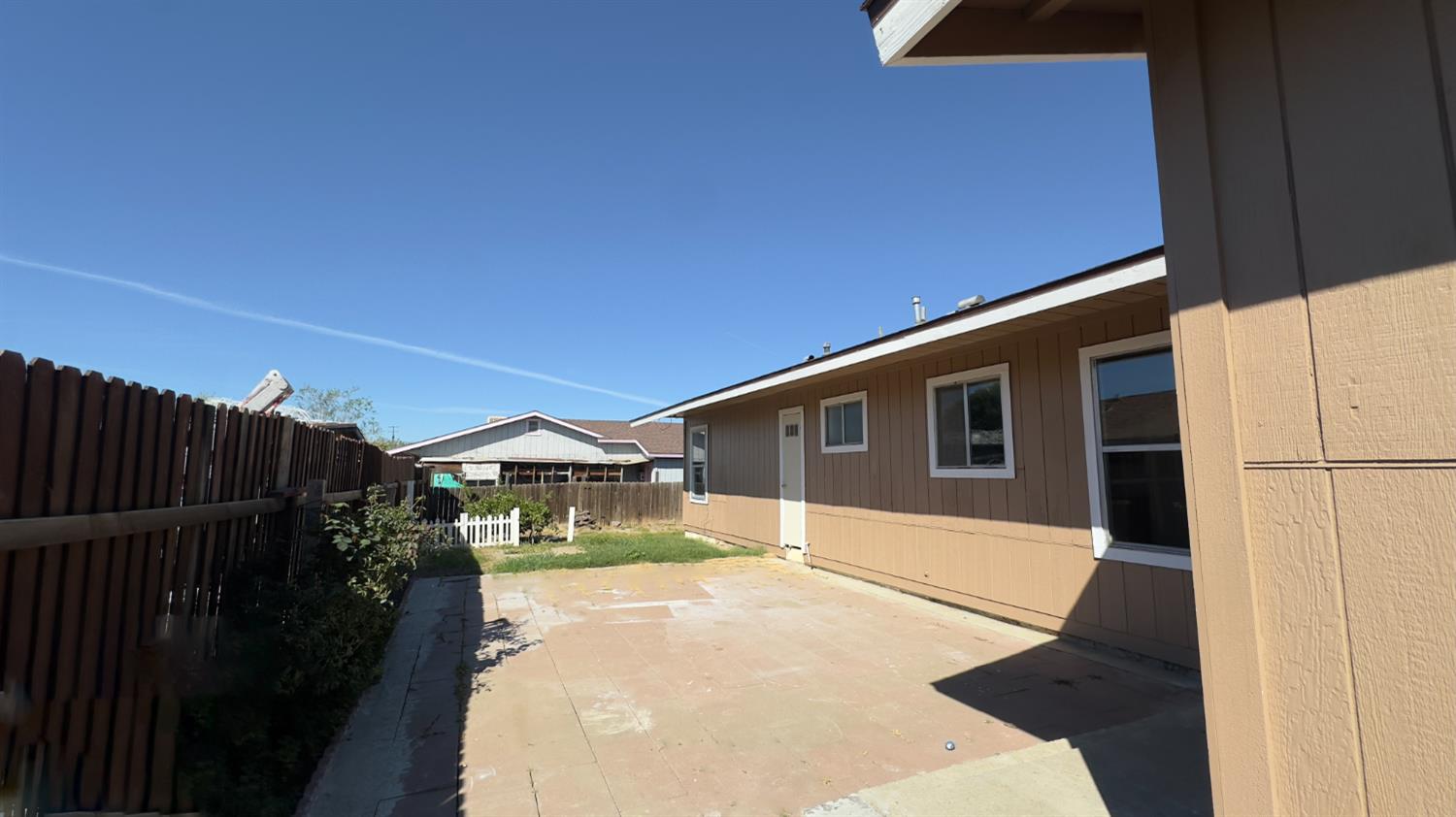 700 S Corcoran Ave, Avenal, CA 93204