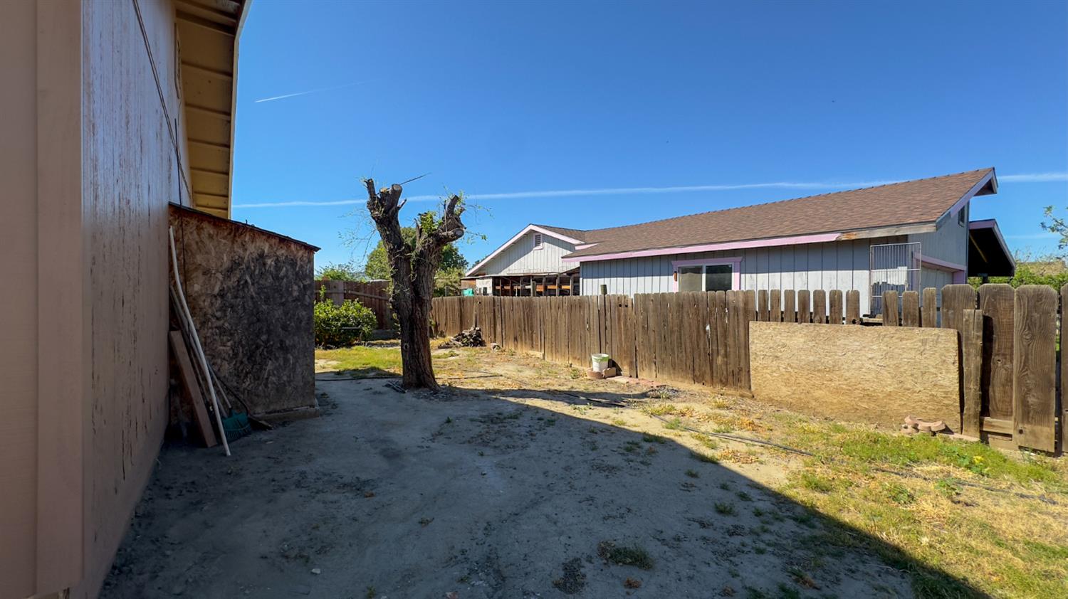 700 S Corcoran Ave, Avenal, CA 93204
