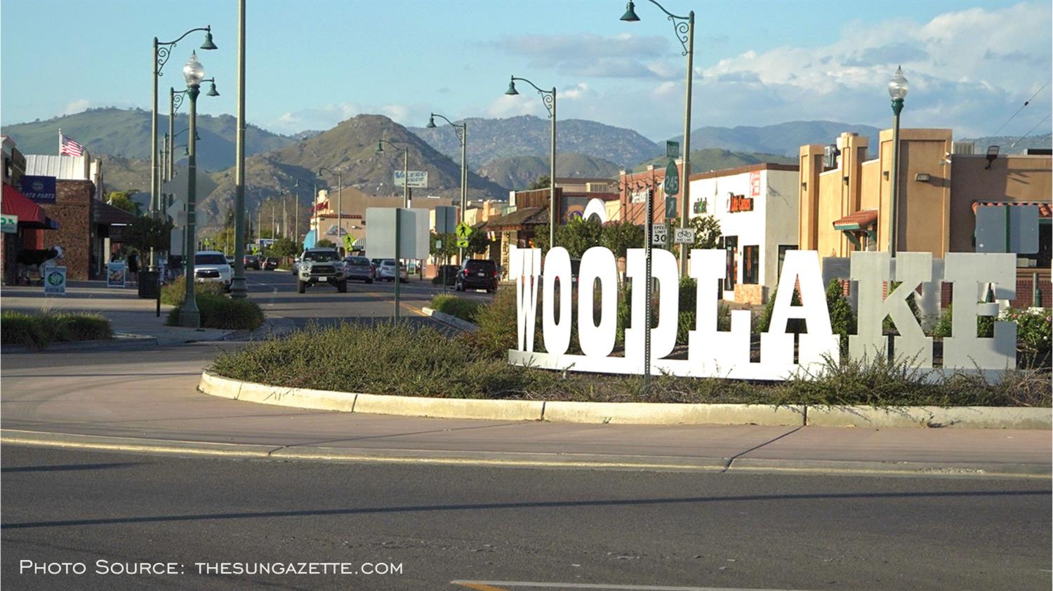 709 W Naranjo Ave, Woodlake, CA 93286