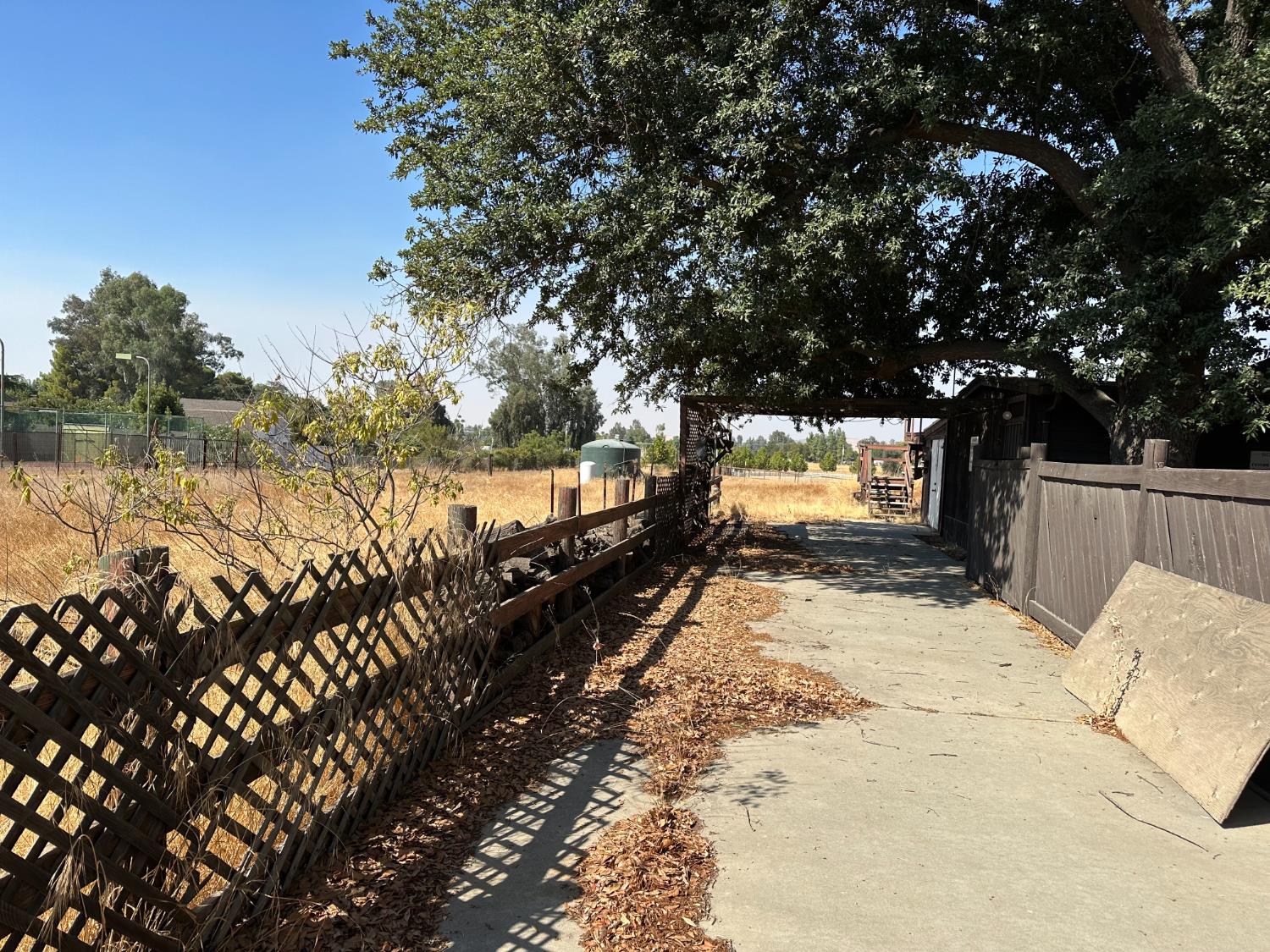 5494 E International Ave, Clovis, CA 93619