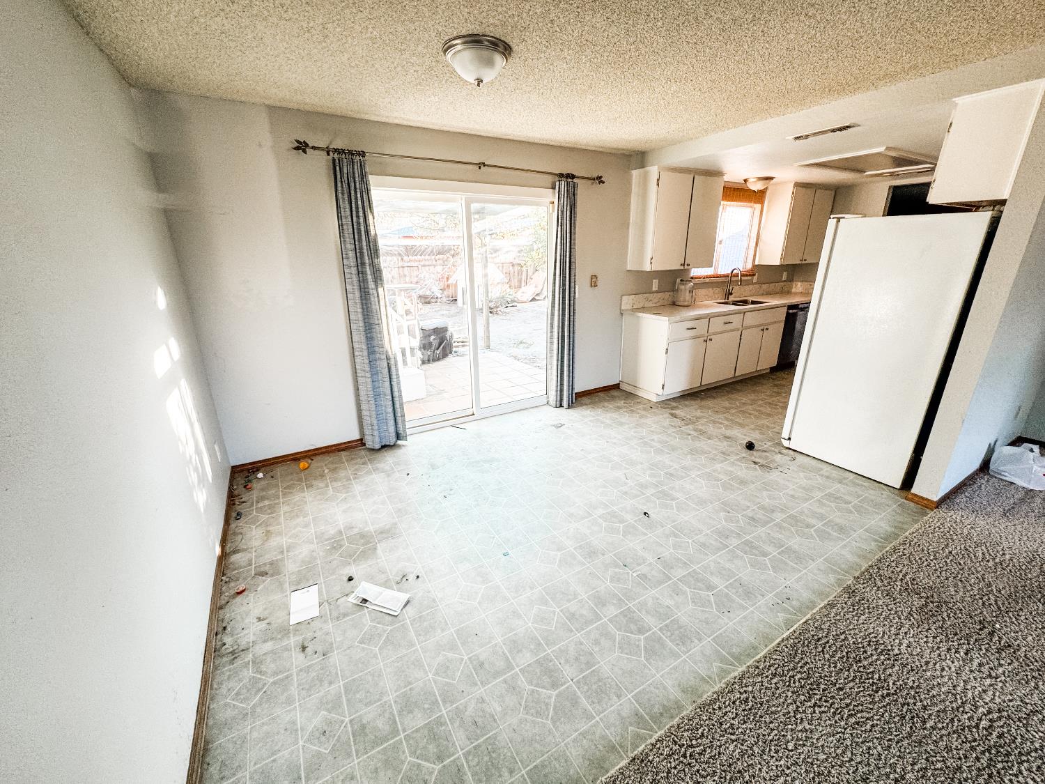 545 dovewood Ct, Coalinga, CA 93210