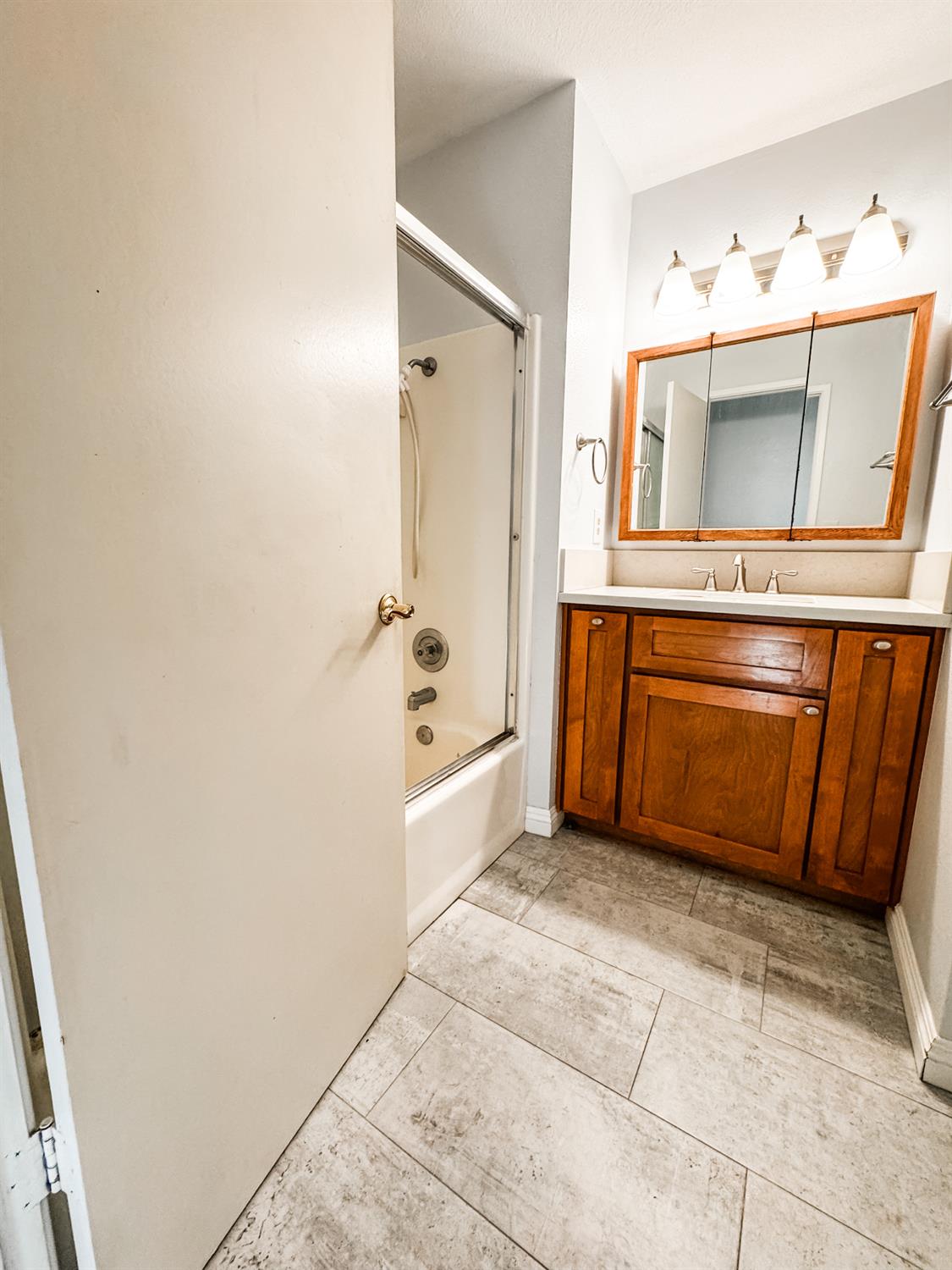 545 dovewood Ct, Coalinga, CA 93210