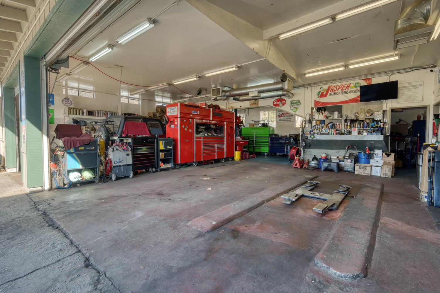 33246 Auberry Rd, Auberry, CA 93602