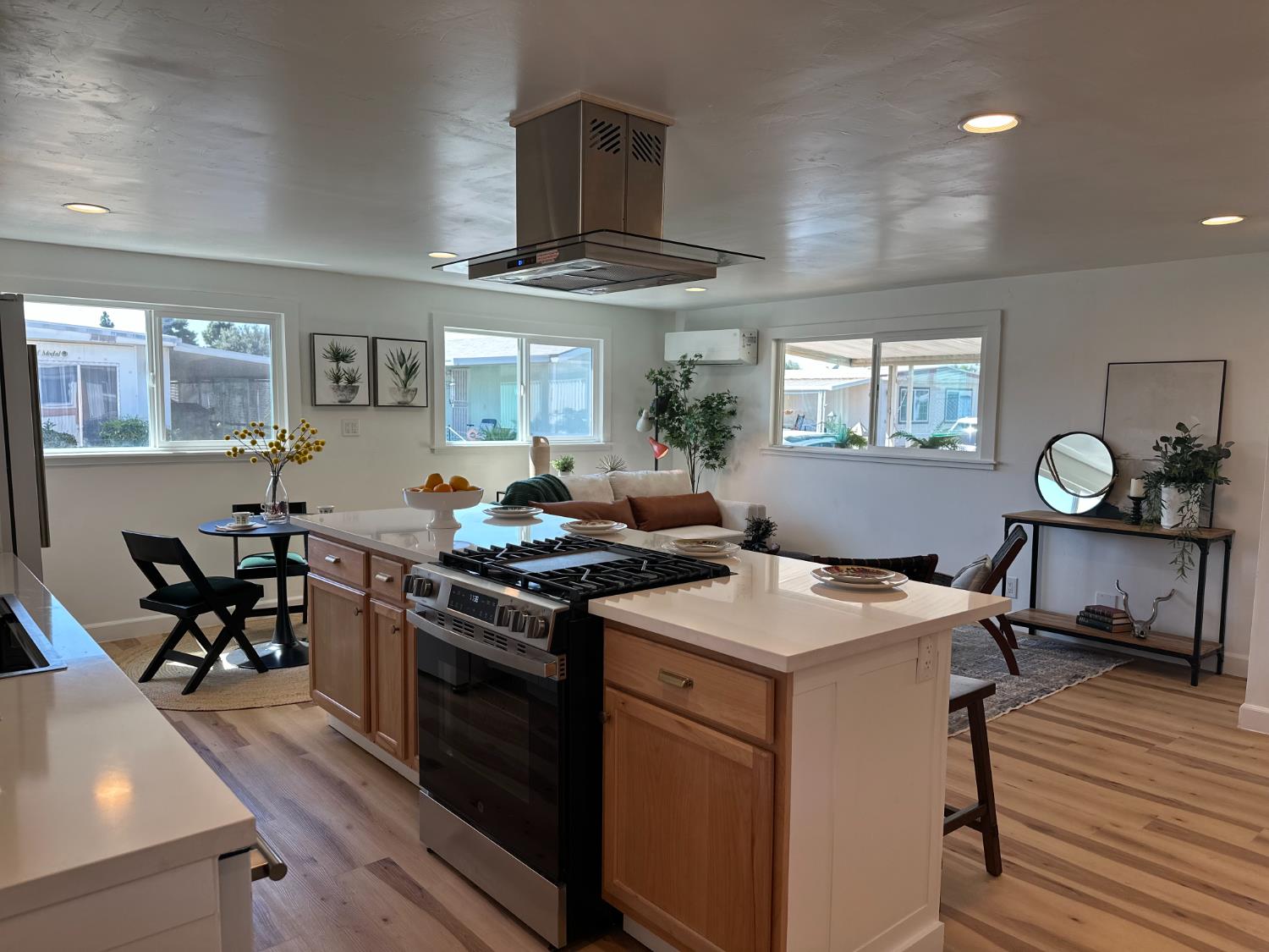 225 N Akers Rd #308, Visalia, CA 93291