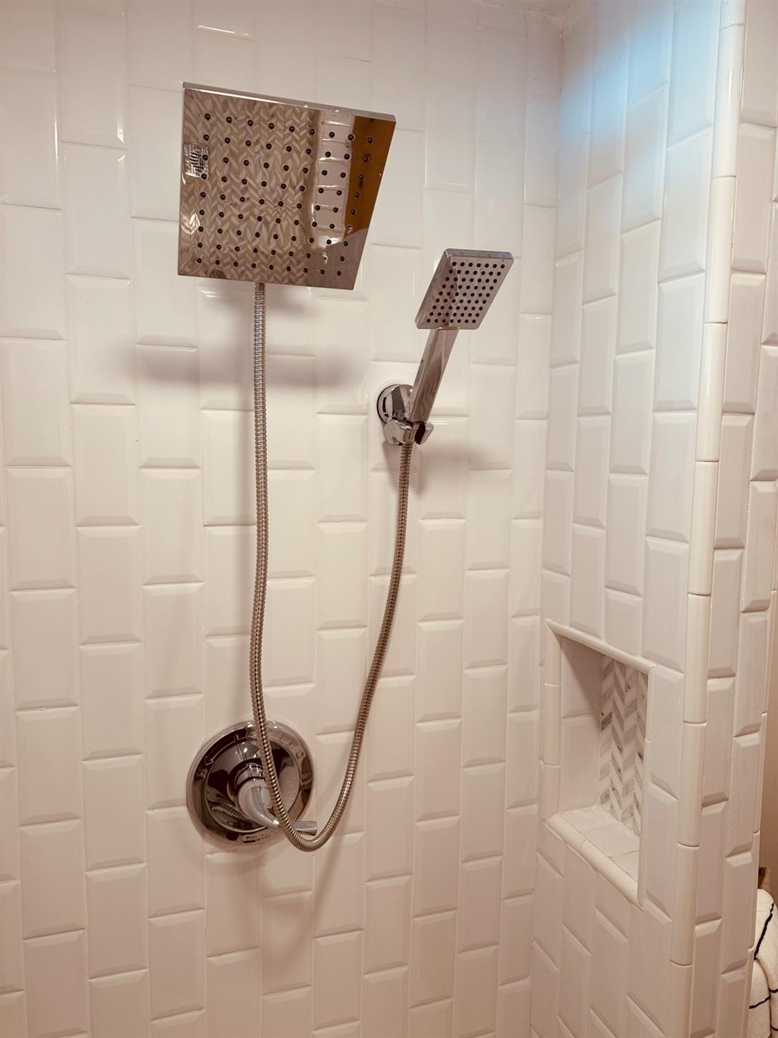 225 N Akers Rd #308, Visalia, CA 93291