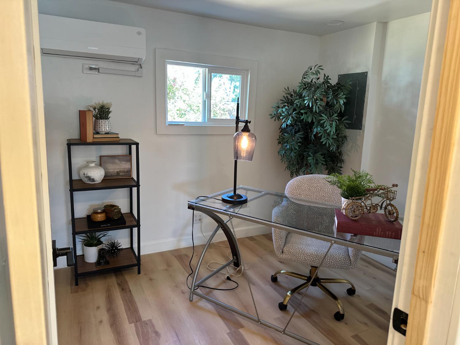 225 N Akers Rd #308, Visalia, CA 93291