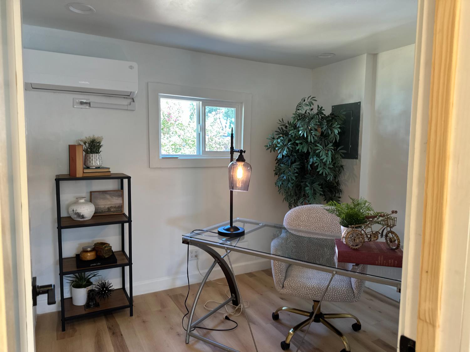 225 N Akers Rd #308, Visalia, CA 93291