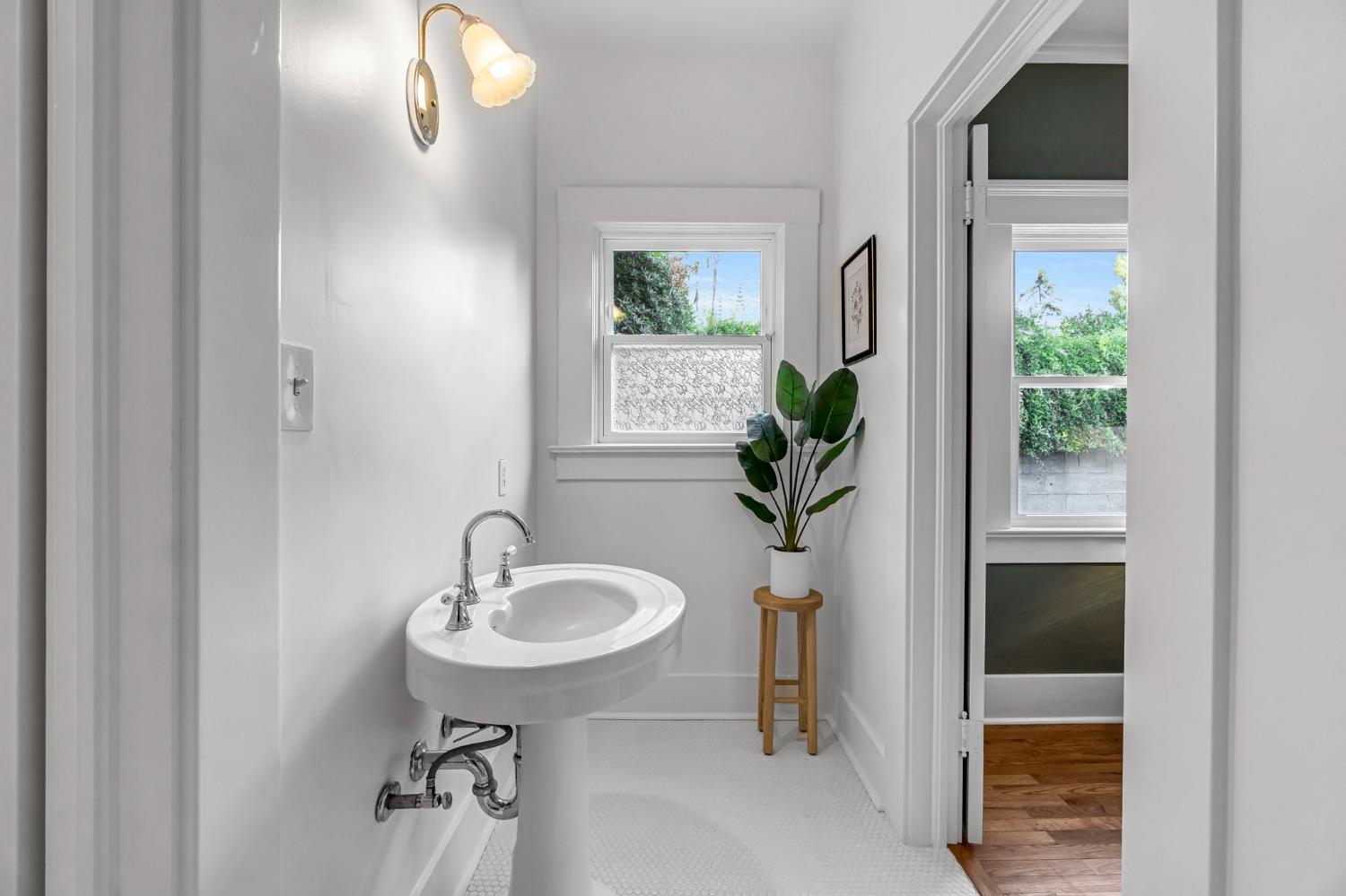 721 E Home Ave, Fresno, CA 93728