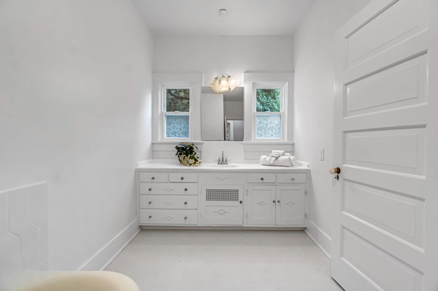 721 E Home Ave, Fresno, CA 93728