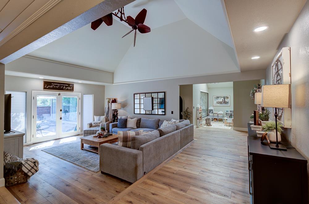 2555 W Bluff Ave #152, Fresno, CA 93711