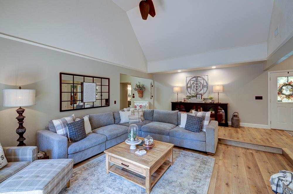 2555 W Bluff Ave #152, Fresno, CA 93711