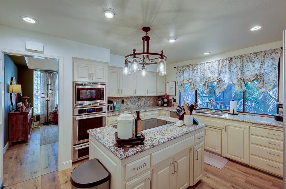 2555 W Bluff Ave #152, Fresno, CA 93711