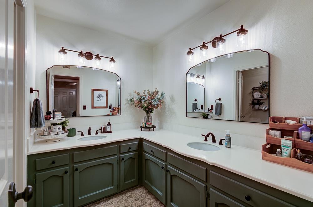 2555 W Bluff Ave #152, Fresno, CA 93711