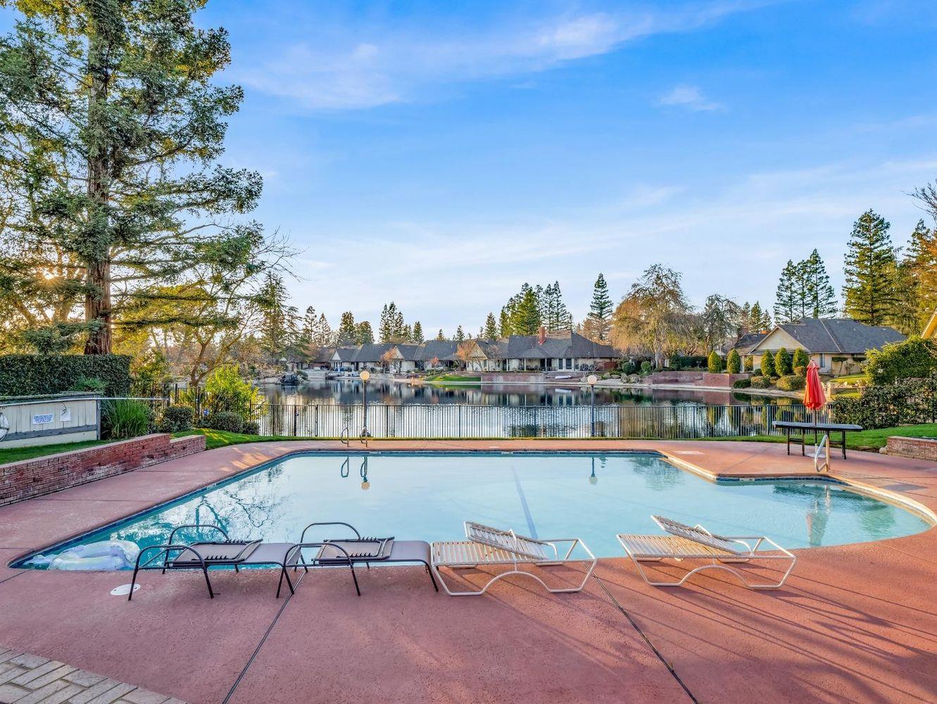 2555 W Bluff Ave #152, Fresno, CA 93711