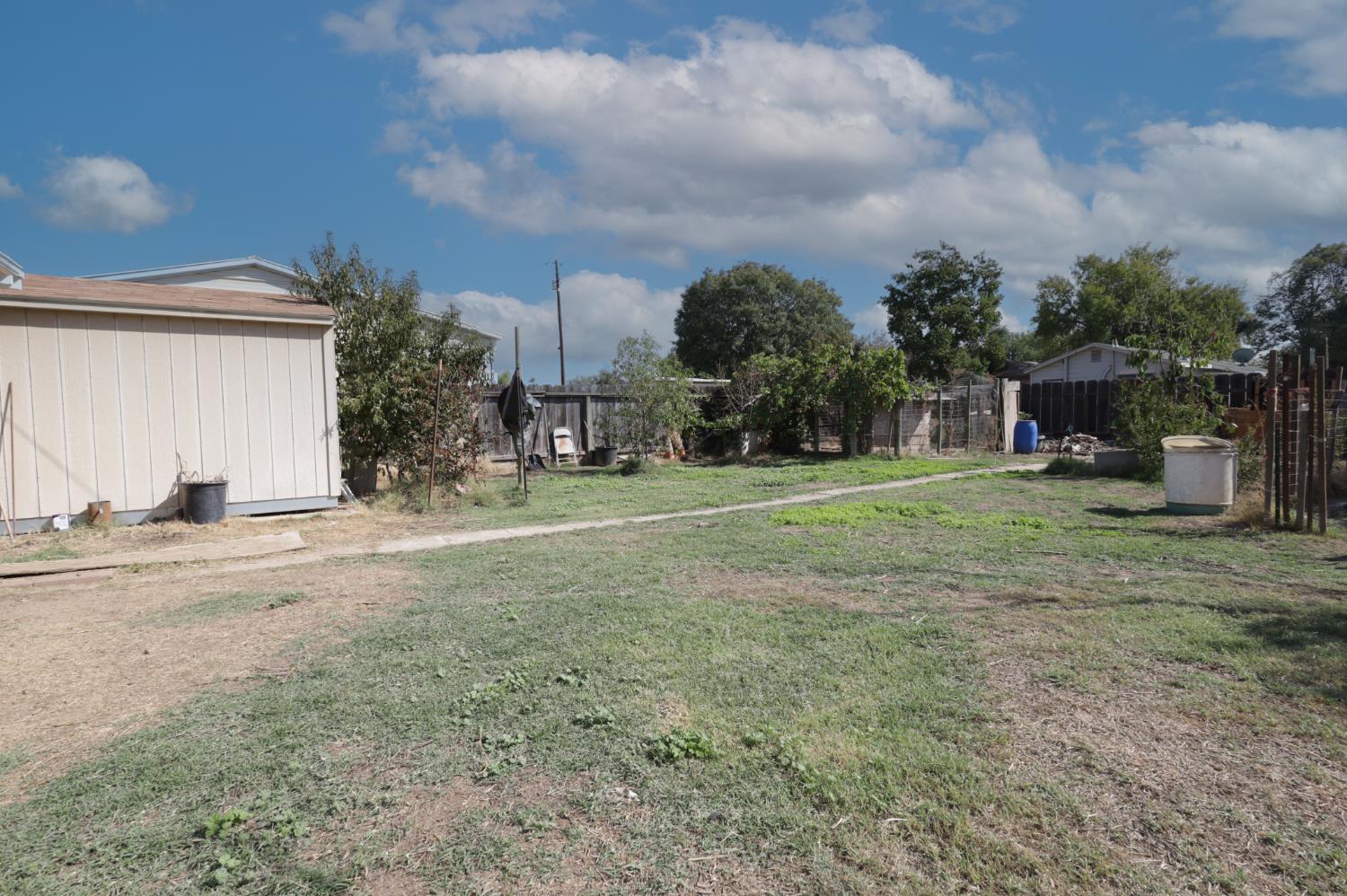 817 Sonoma Ave, Chowchilla, CA 93610