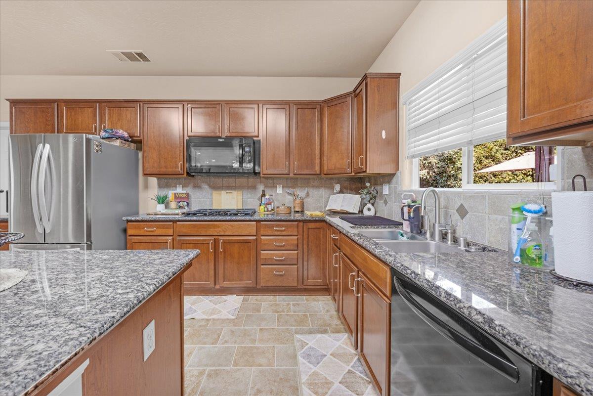 2941 Redington Ave, Clovis, CA 93619
