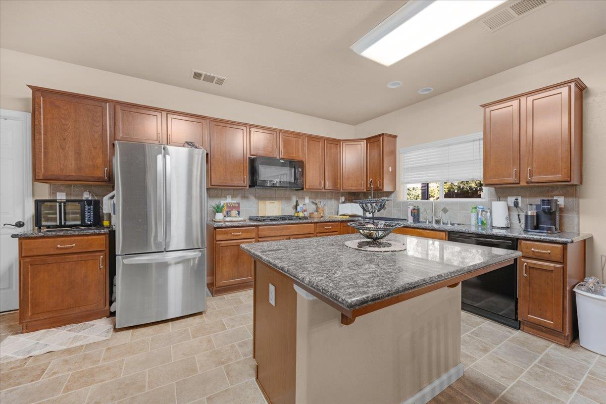 2941 Redington Ave, Clovis, CA 93619