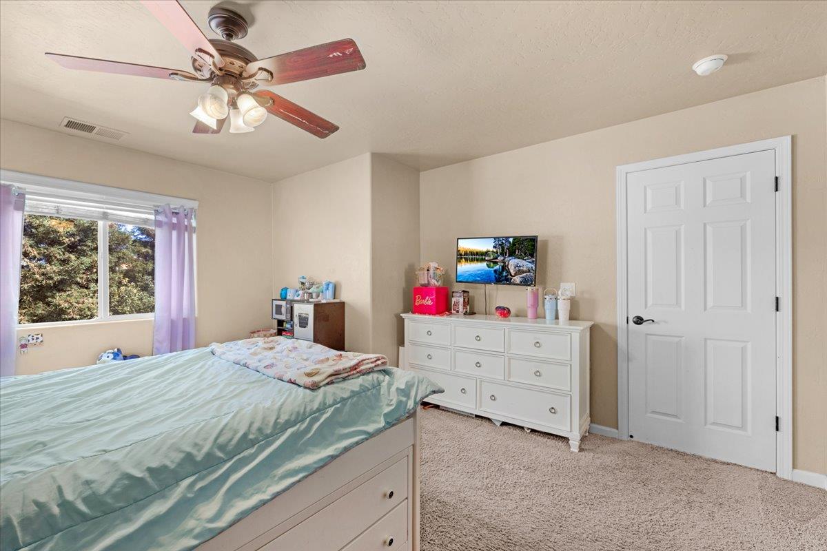 2941 Redington Ave, Clovis, CA 93619