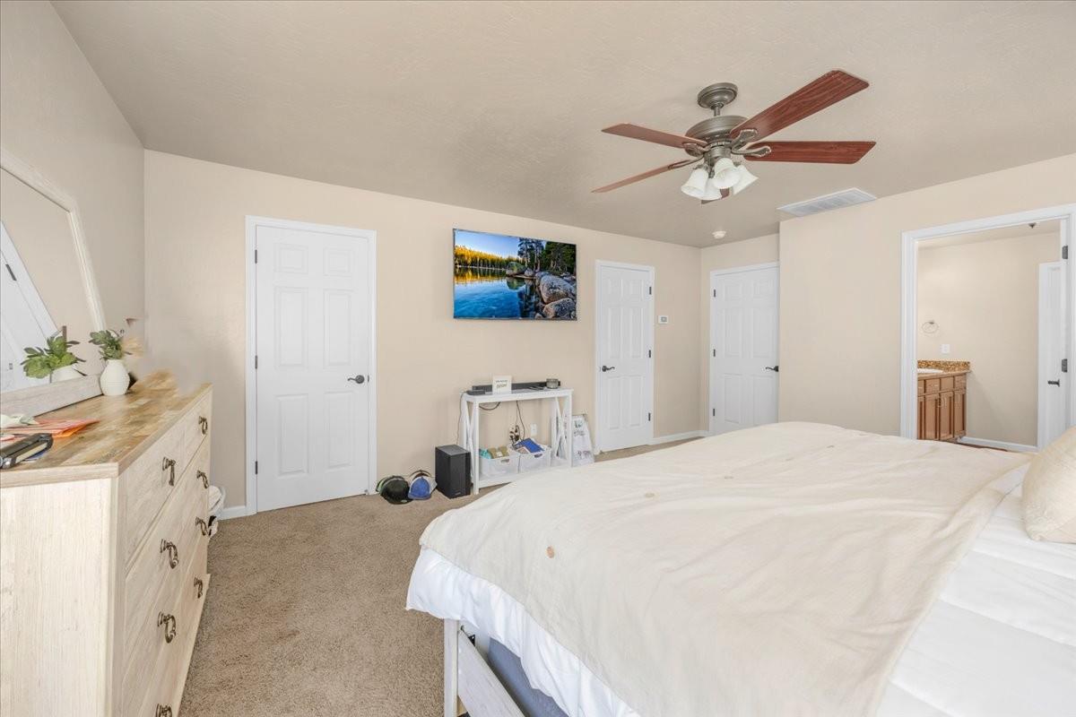 2941 Redington Ave, Clovis, CA 93619