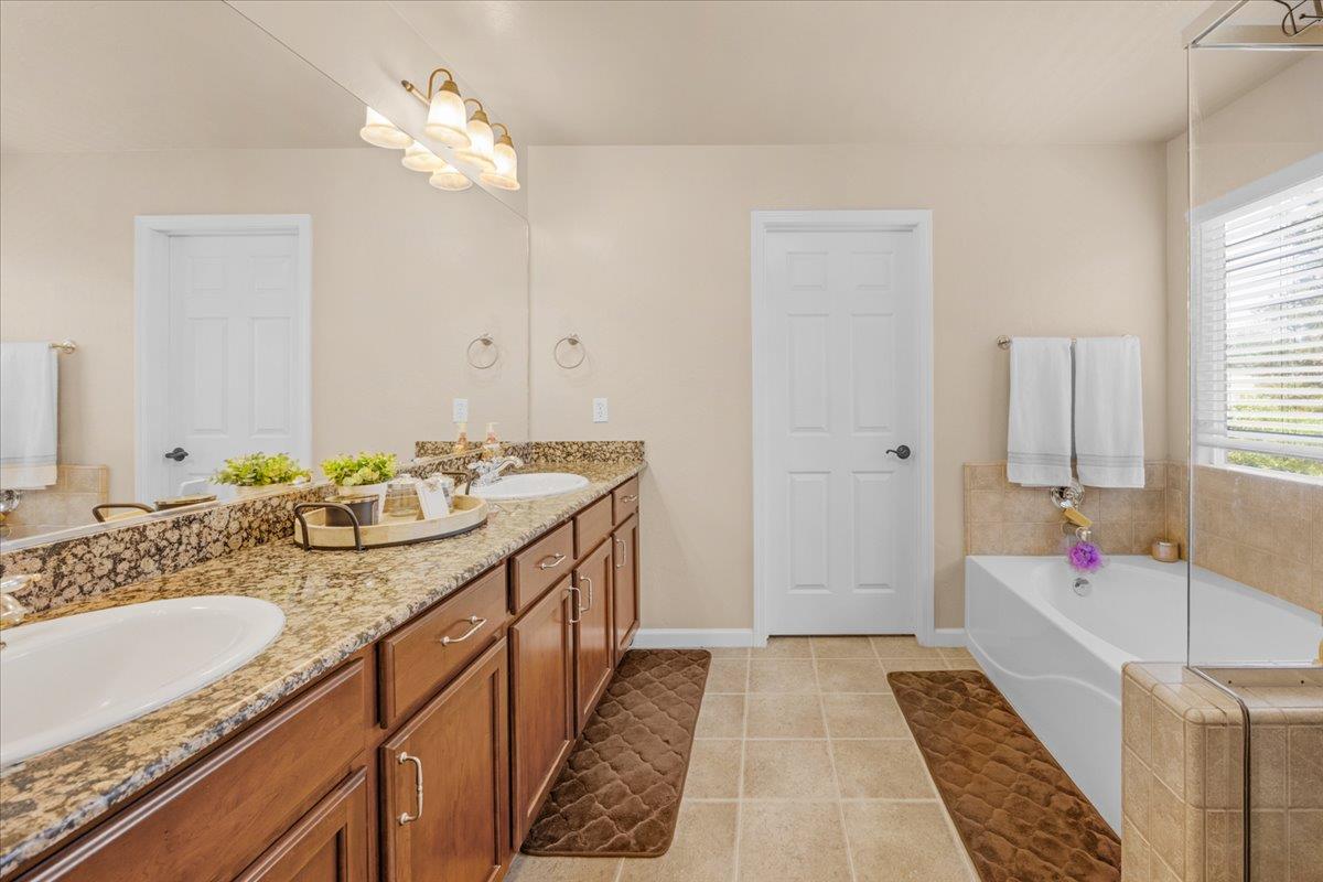 2941 Redington Ave, Clovis, CA 93619