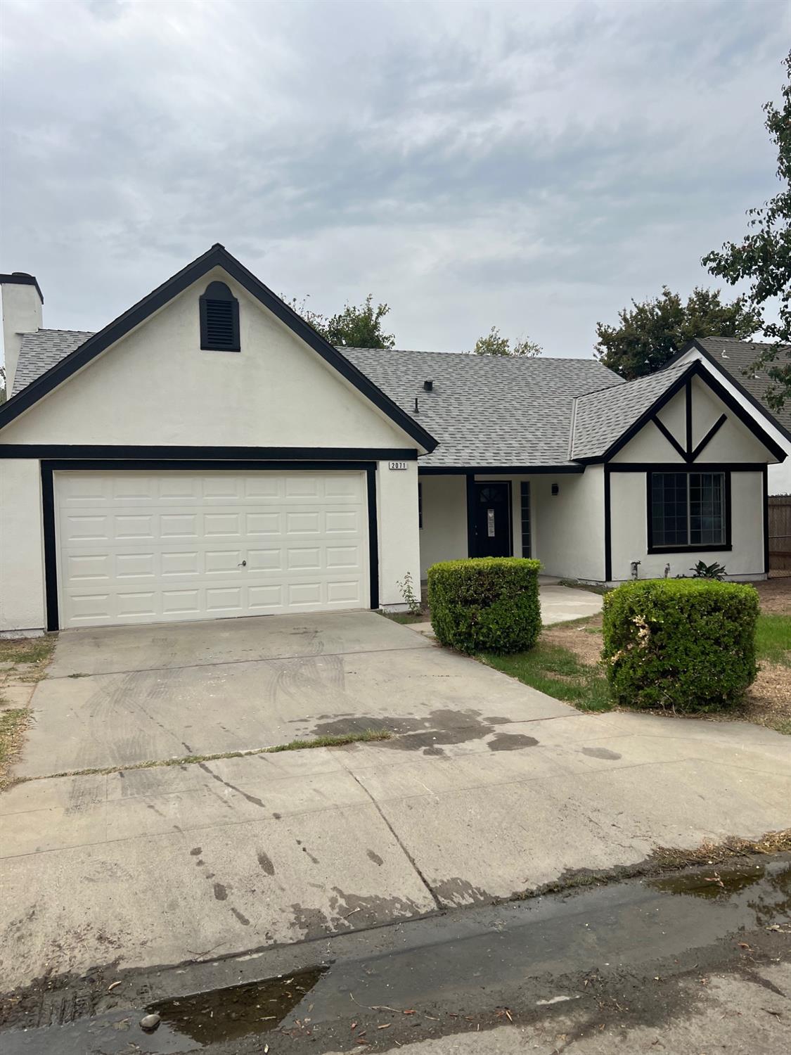 2071 E Cromwell Ave, Fresno, CA 93720