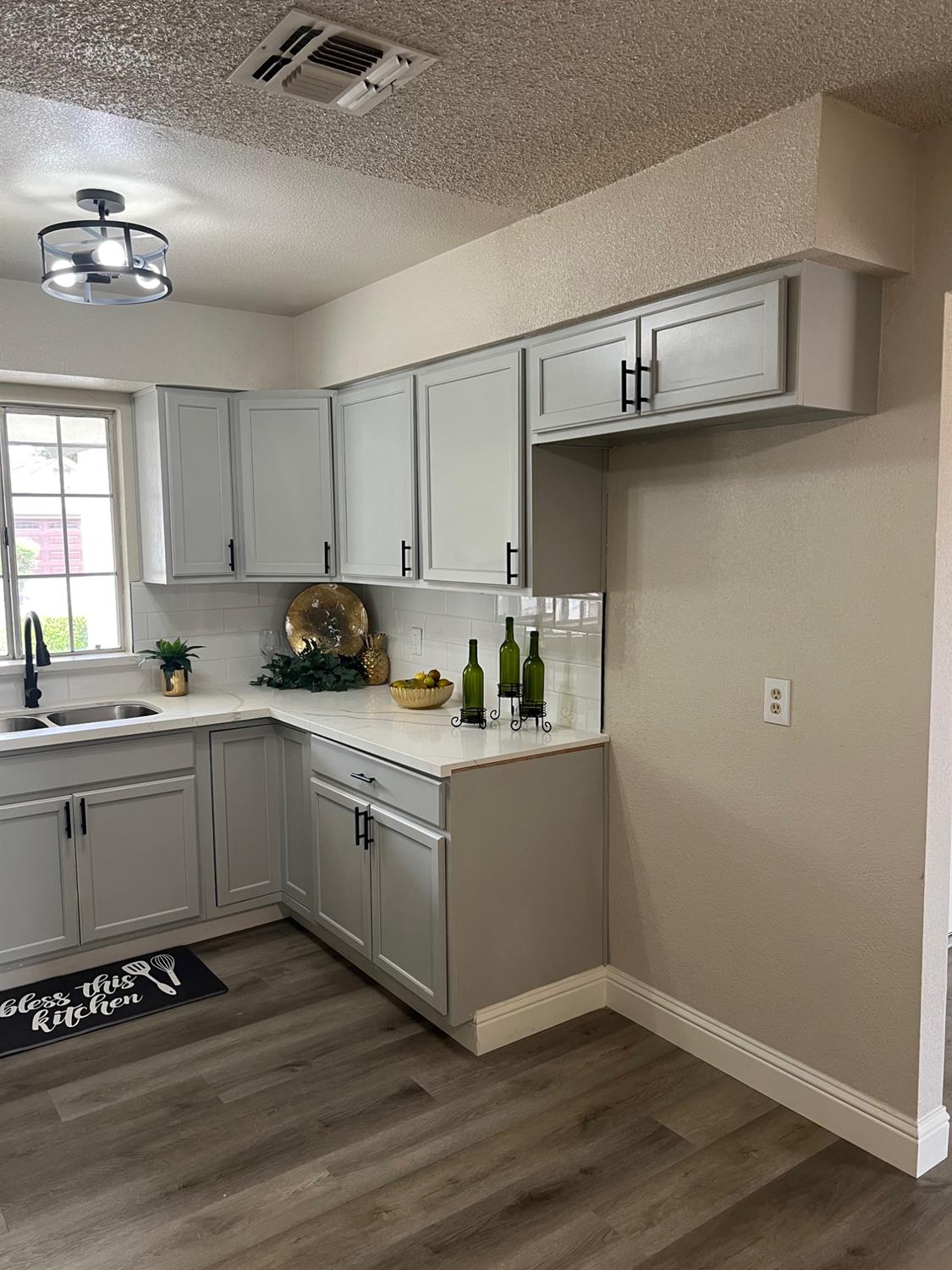 2071 E Cromwell Ave, Fresno, CA 93720