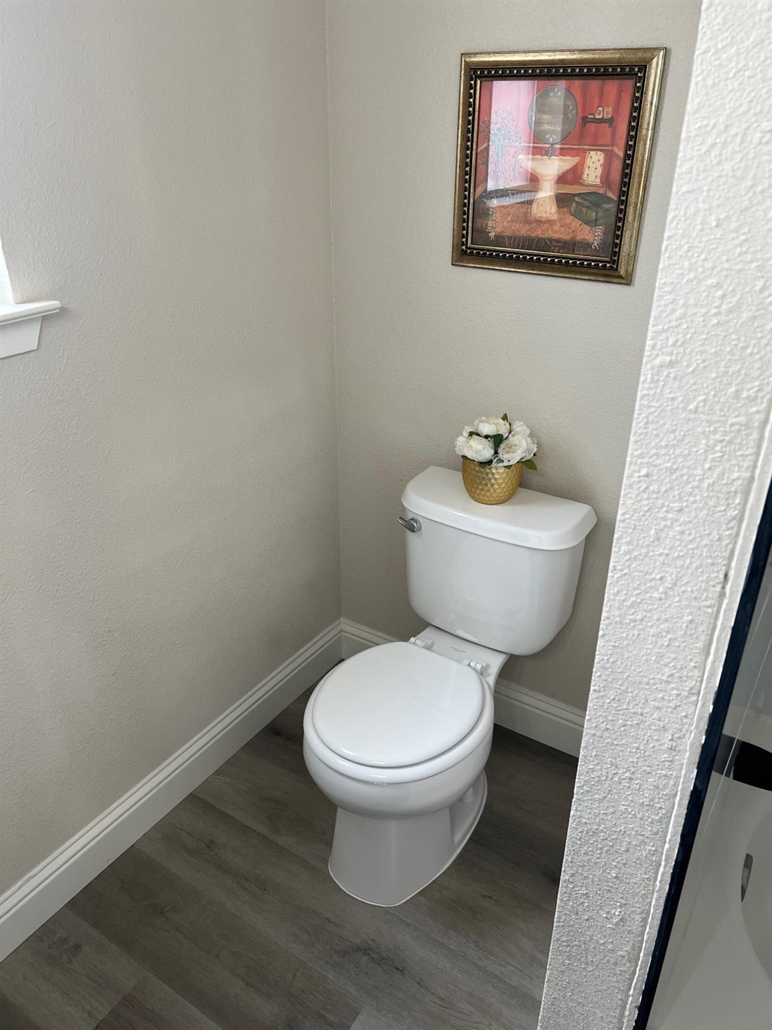 2071 E Cromwell Ave, Fresno, CA 93720