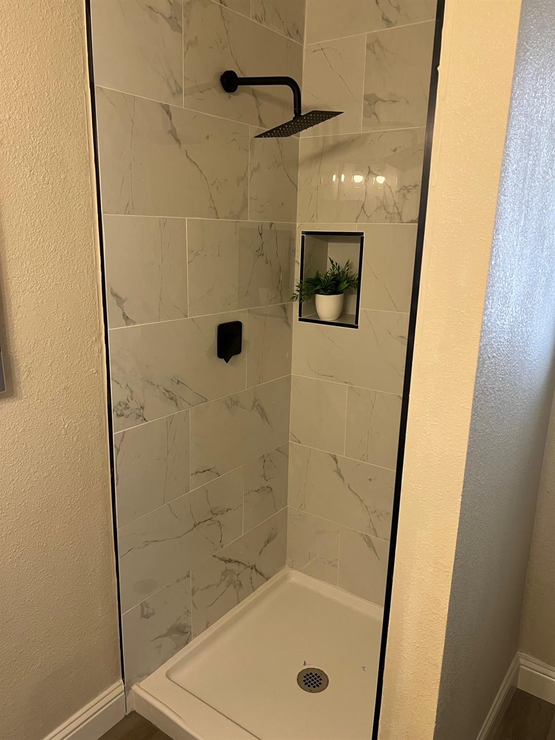 2071 E Cromwell Ave, Fresno, CA 93720