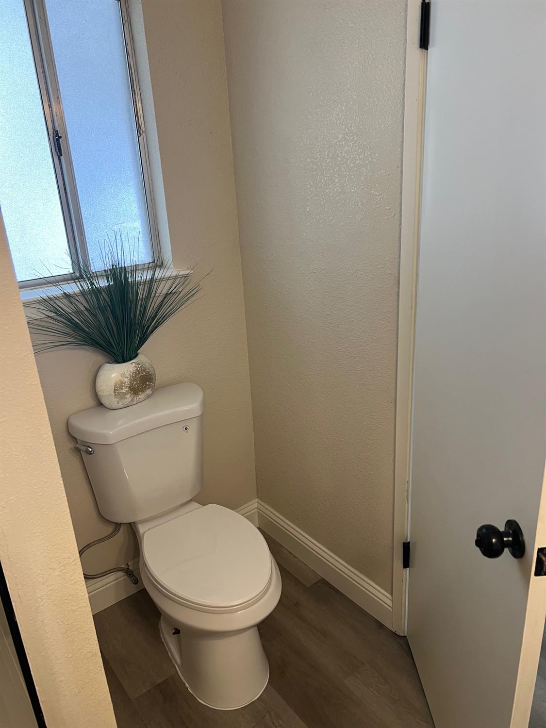 2071 E Cromwell Ave, Fresno, CA 93720