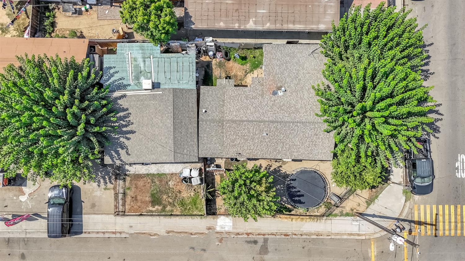 255 J St, Parlier, CA 93648