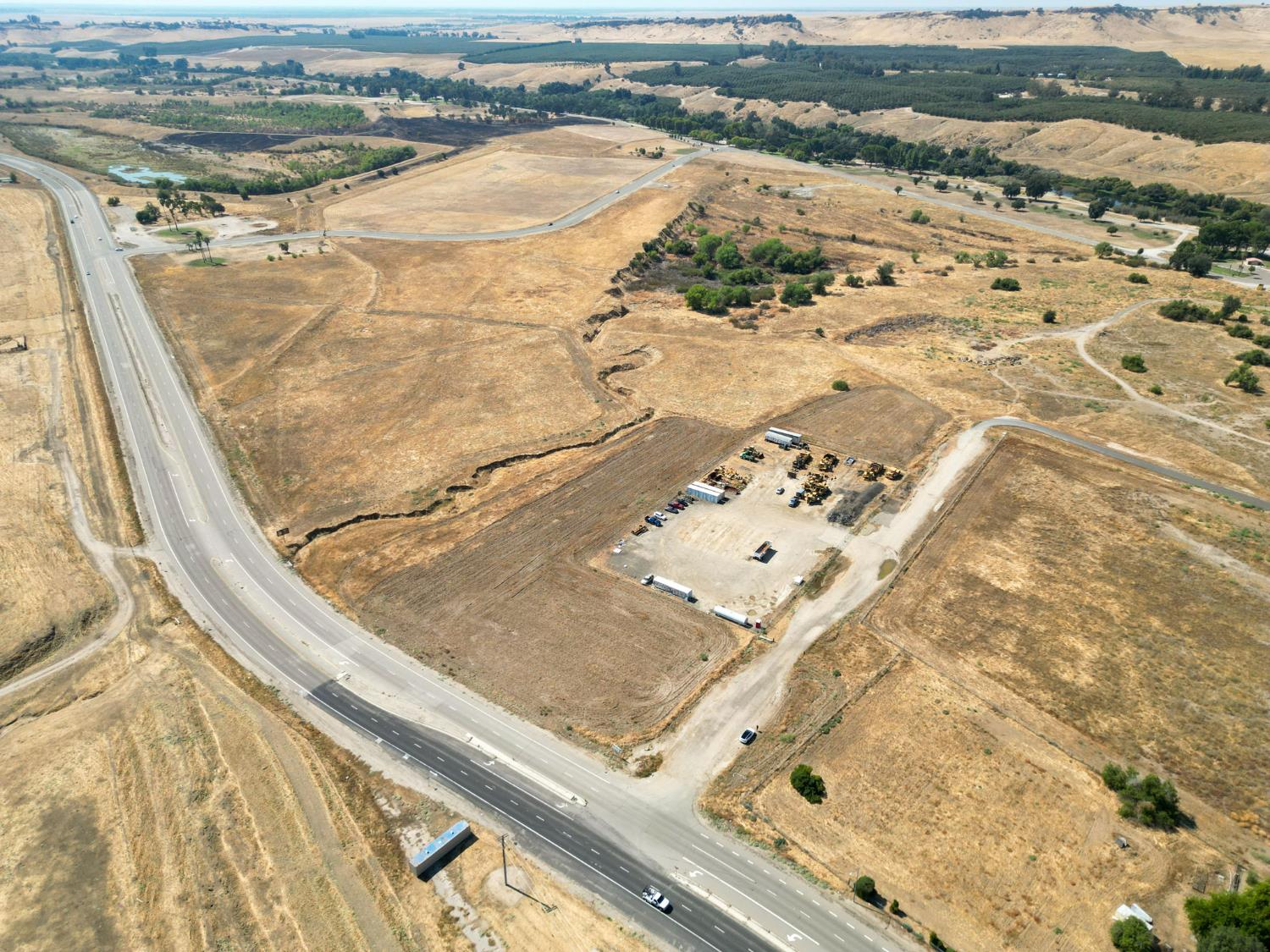 16937 N Friant Rd, Friant, CA 93626