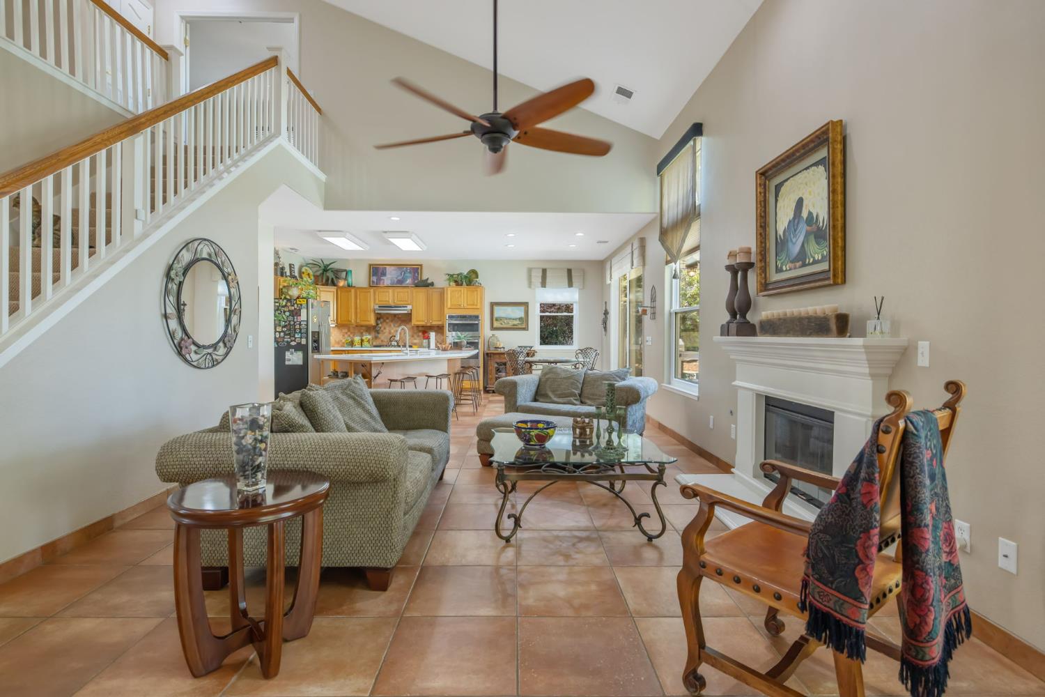 6030 W Country Ct, Visalia, CA 93277