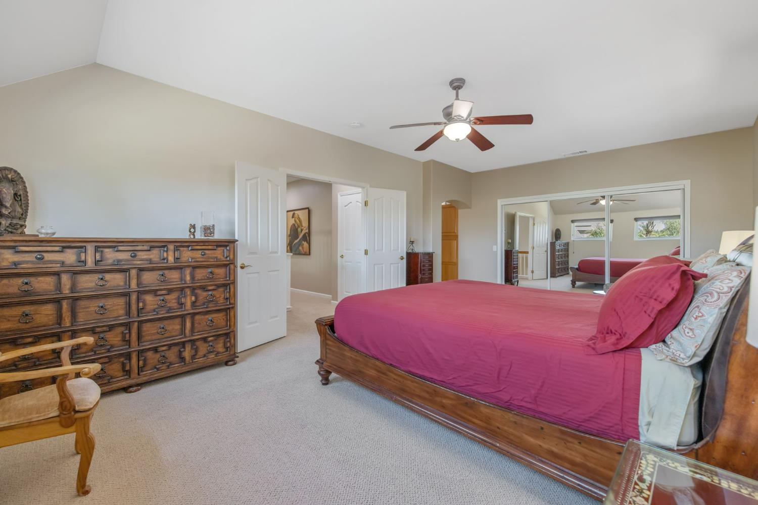 6030 W Country Ct, Visalia, CA 93277