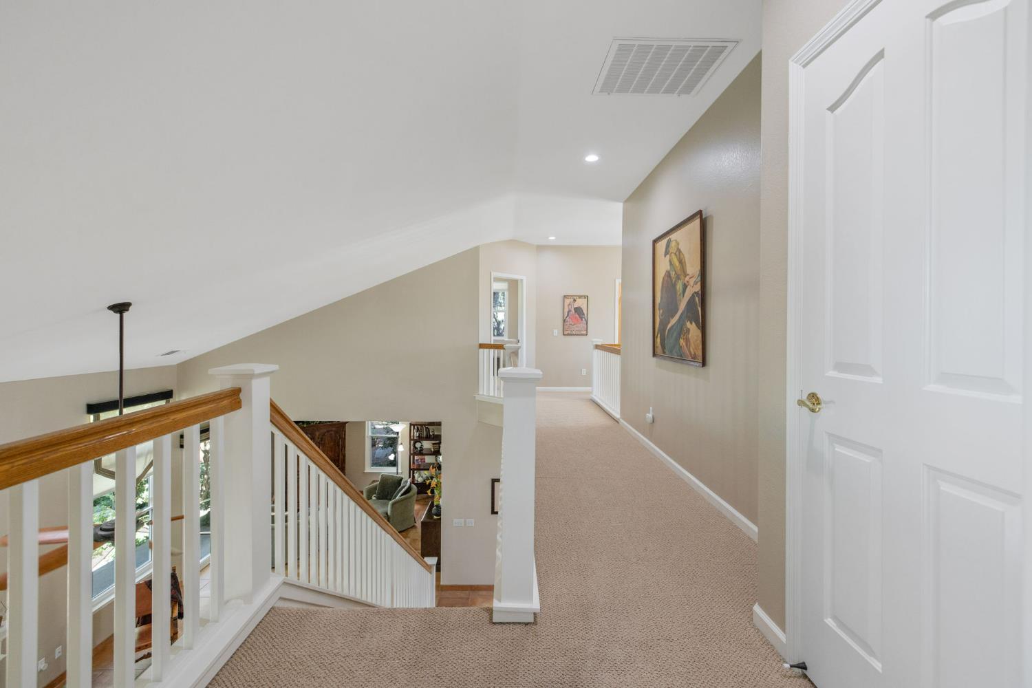 6030 W Country Ct, Visalia, CA 93277