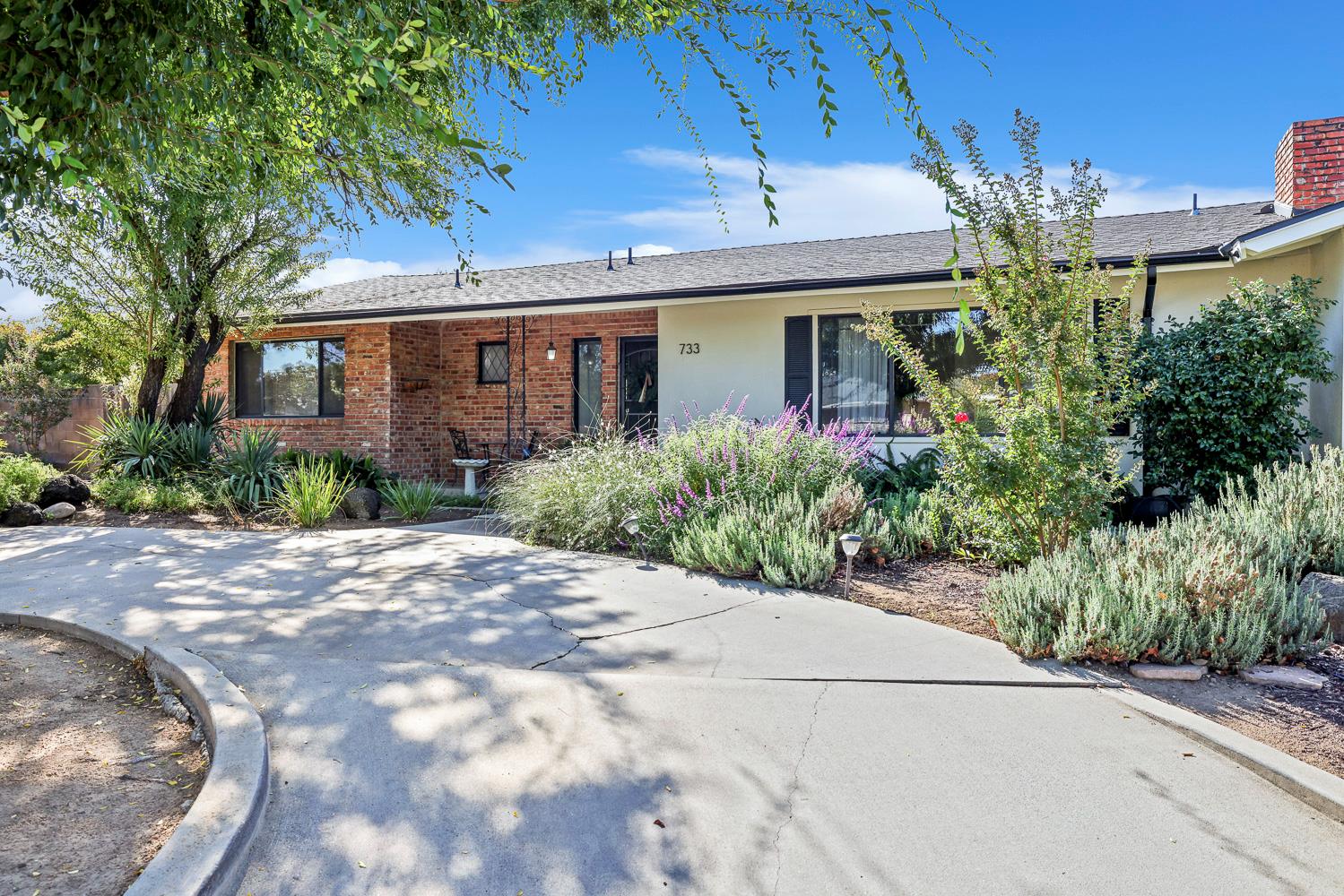 733 W Gettysburg Ave, Fresno, CA 93705