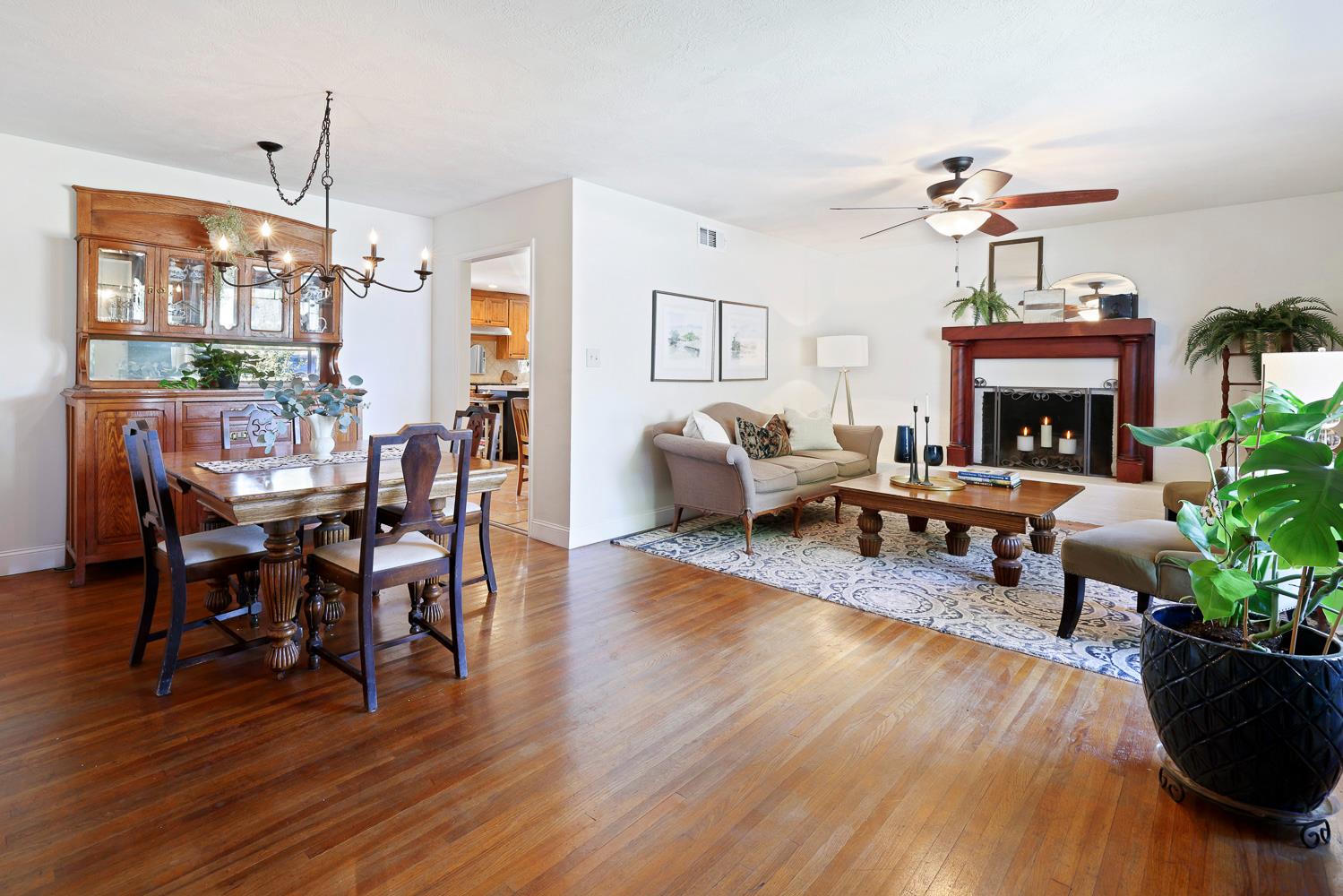 733 W Gettysburg Ave, Fresno, CA 93705