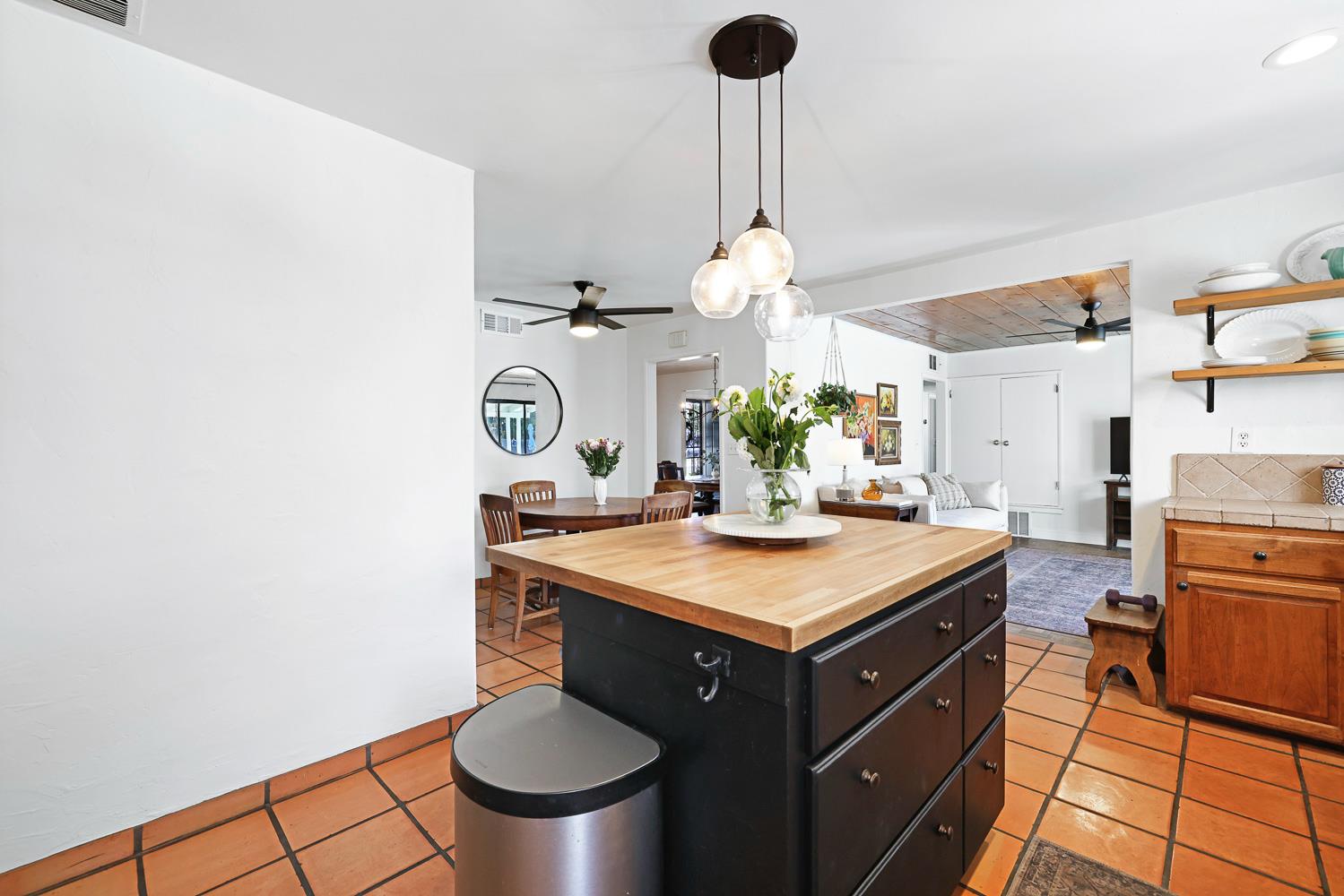 733 W Gettysburg Ave, Fresno, CA 93705