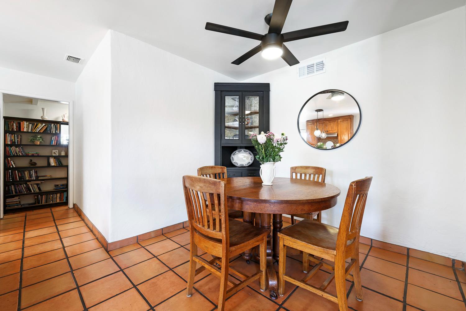 733 W Gettysburg Ave, Fresno, CA 93705