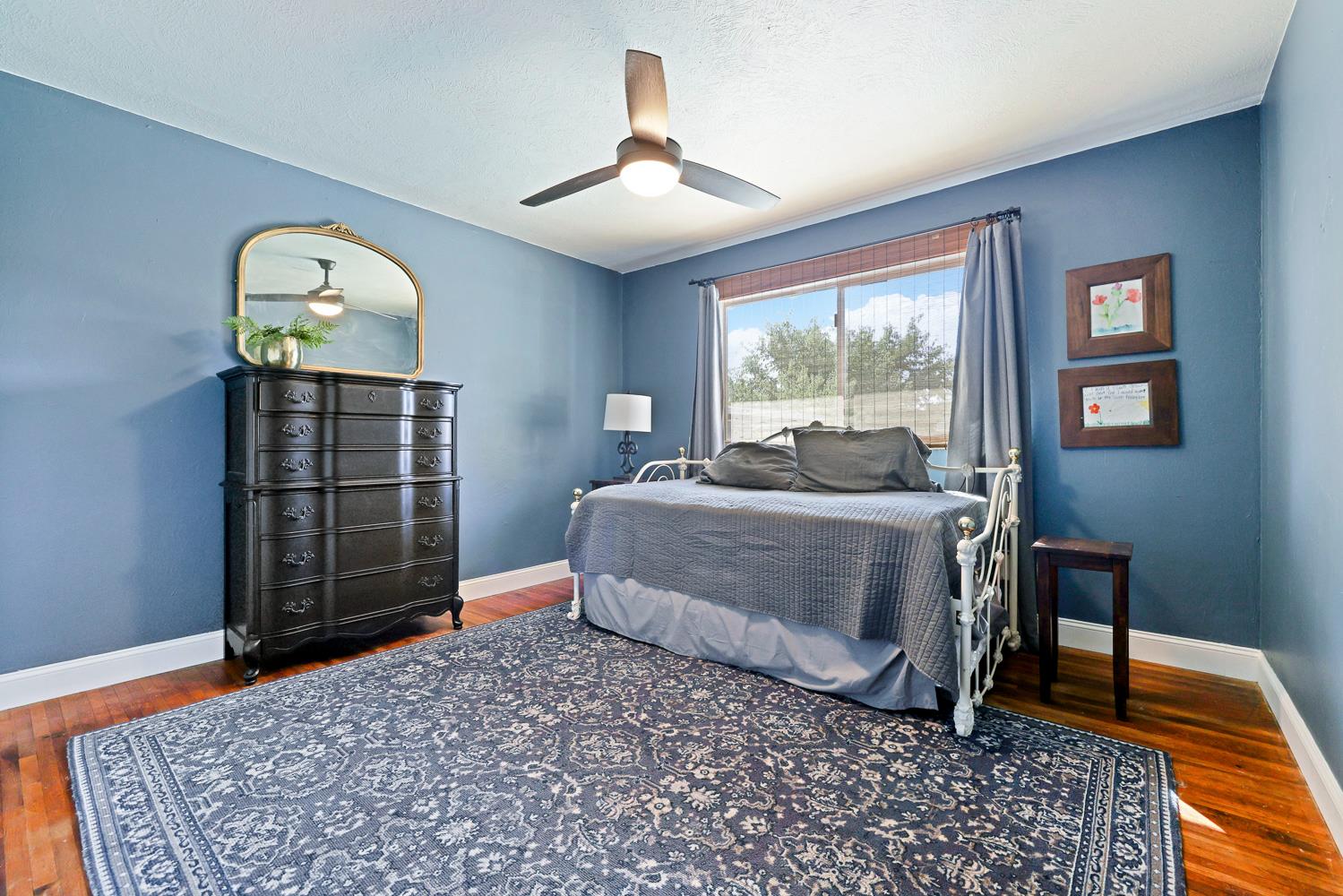 733 W Gettysburg Ave, Fresno, CA 93705